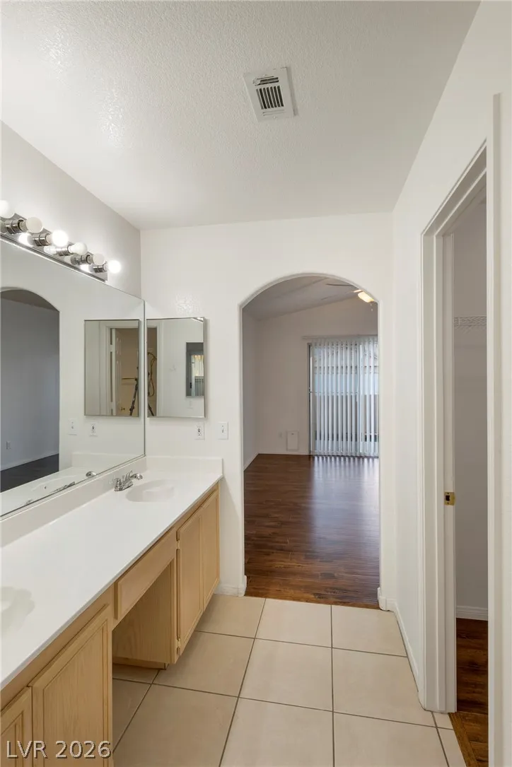 2035 E Warm Springs Road #1005 Las Vegas, NV 89119