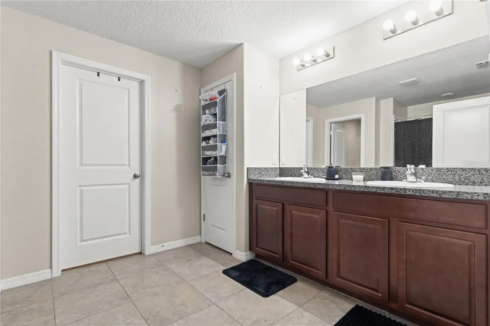 2979 MOULDEN HOLLOW DRIVE Zephyrhills, FL 33540