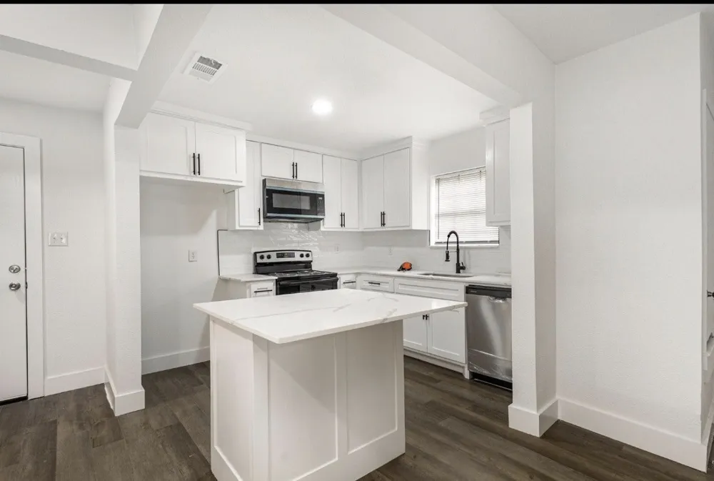 1527 Columbia Avenue Corsicana, TX 75110