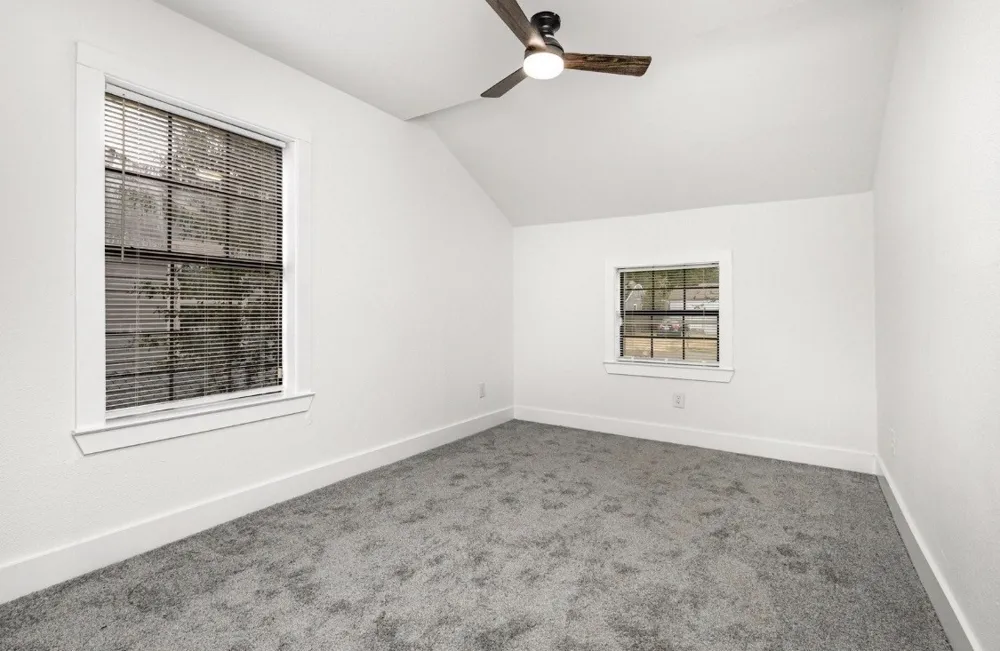 1527 Columbia Avenue Corsicana, TX 75110