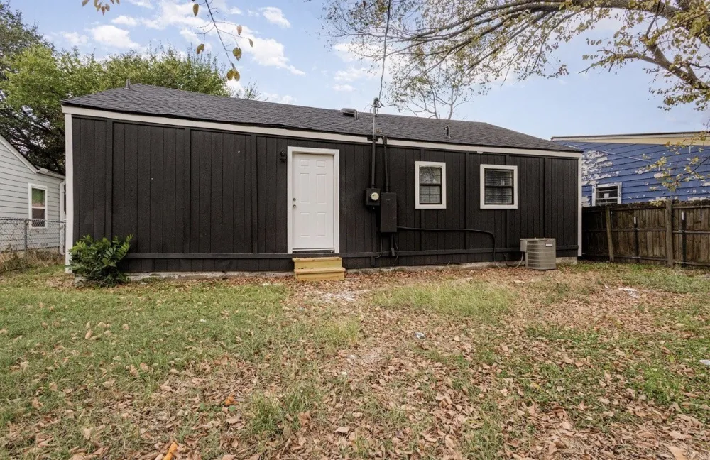 1527 Columbia Avenue Corsicana, TX 75110