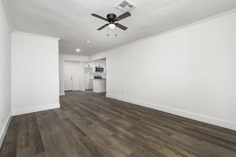 1527 Columbia Avenue Corsicana, TX 75110