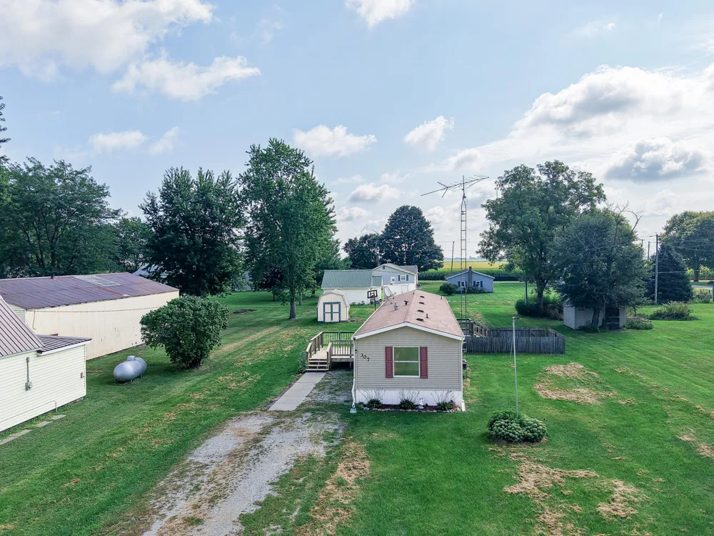 307 S Chestnut Street Earl Park, IN 47942