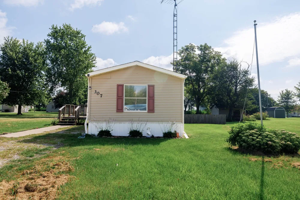 307 S Chestnut Street Earl Park, IN 47942