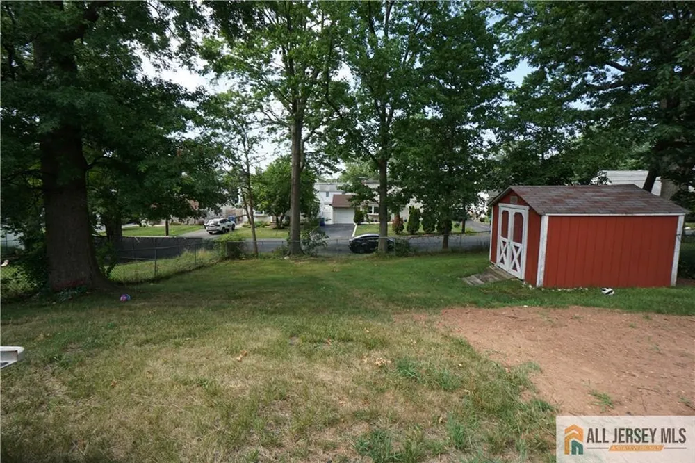22 Lowell Street Iselin, NJ 08830