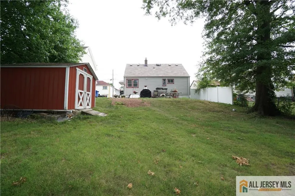 22 Lowell Street Iselin, NJ 08830