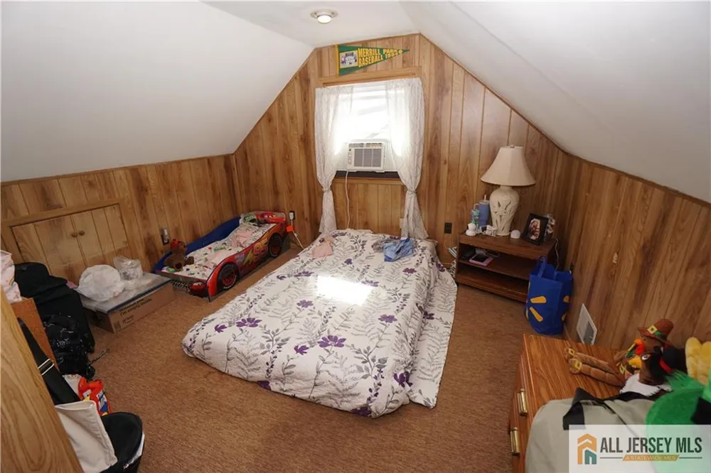 22 Lowell Street Iselin, NJ 08830