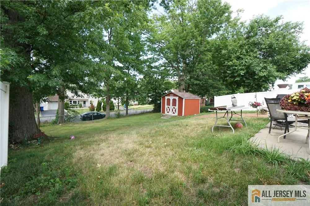 22 Lowell Street Iselin, NJ 08830