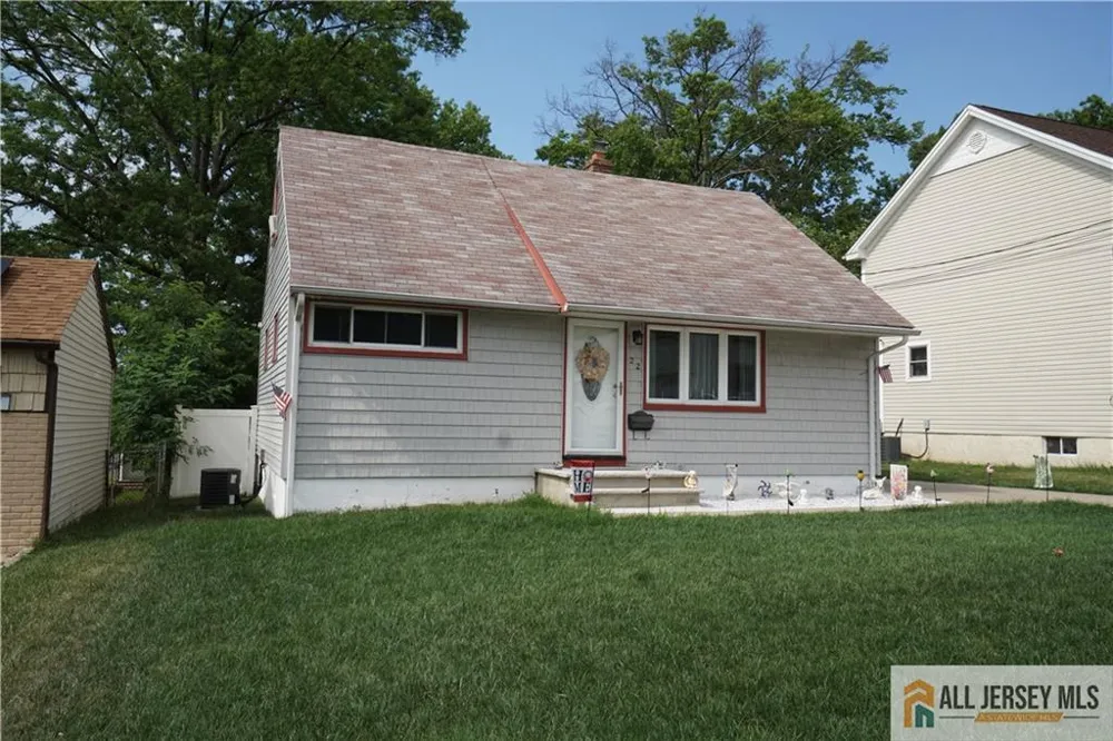 22 Lowell Street Iselin, NJ 08830