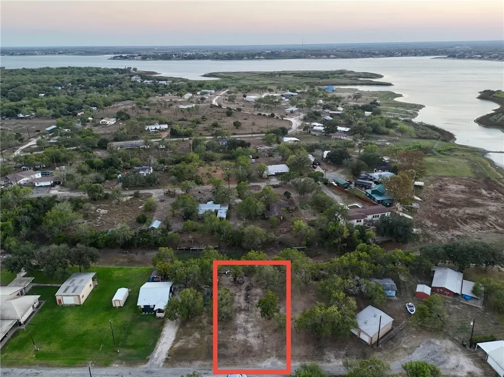 Laurie Ln Mathis, TX 78368