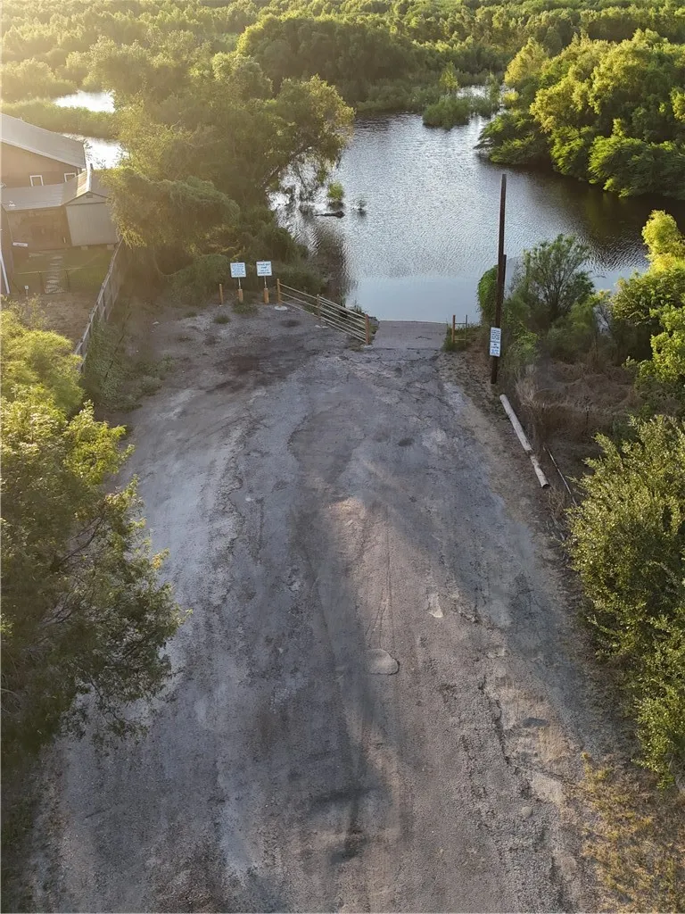Laurie Ln Mathis, TX 78368