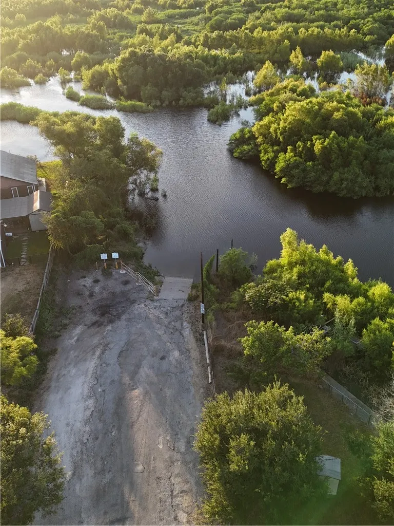 Laurie Ln Mathis, TX 78368