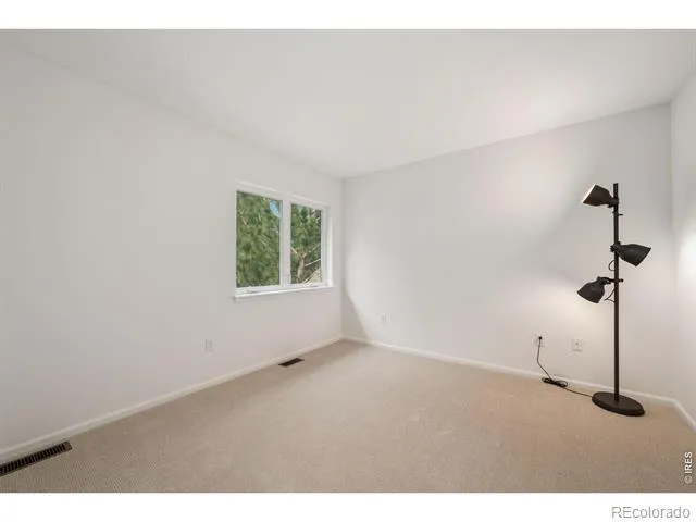 2215 Watersong Circle Longmont, CO 80504