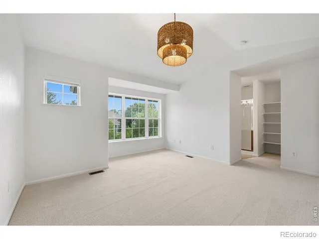 2215 Watersong Circle Longmont, CO 80504