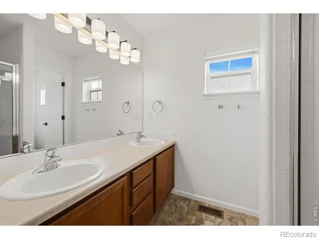 2215 Watersong Circle Longmont, CO 80504