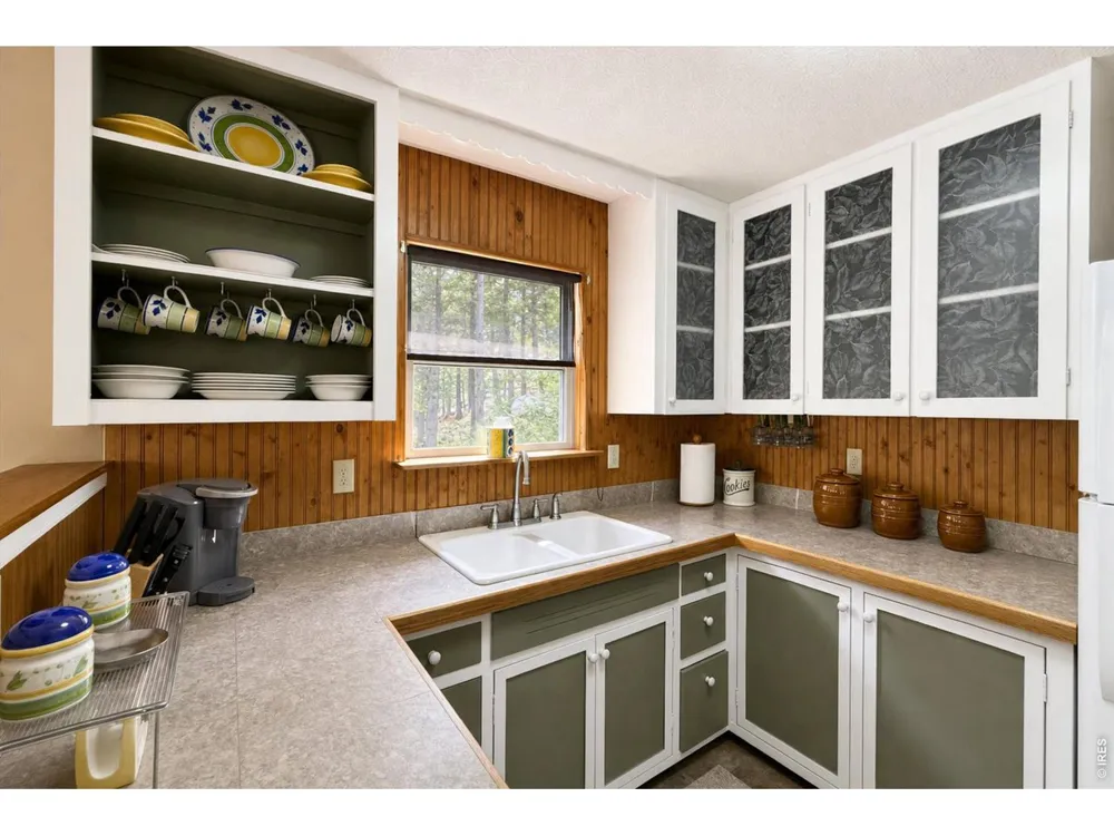 745 Hickory Drive Lyons, CO 80540
