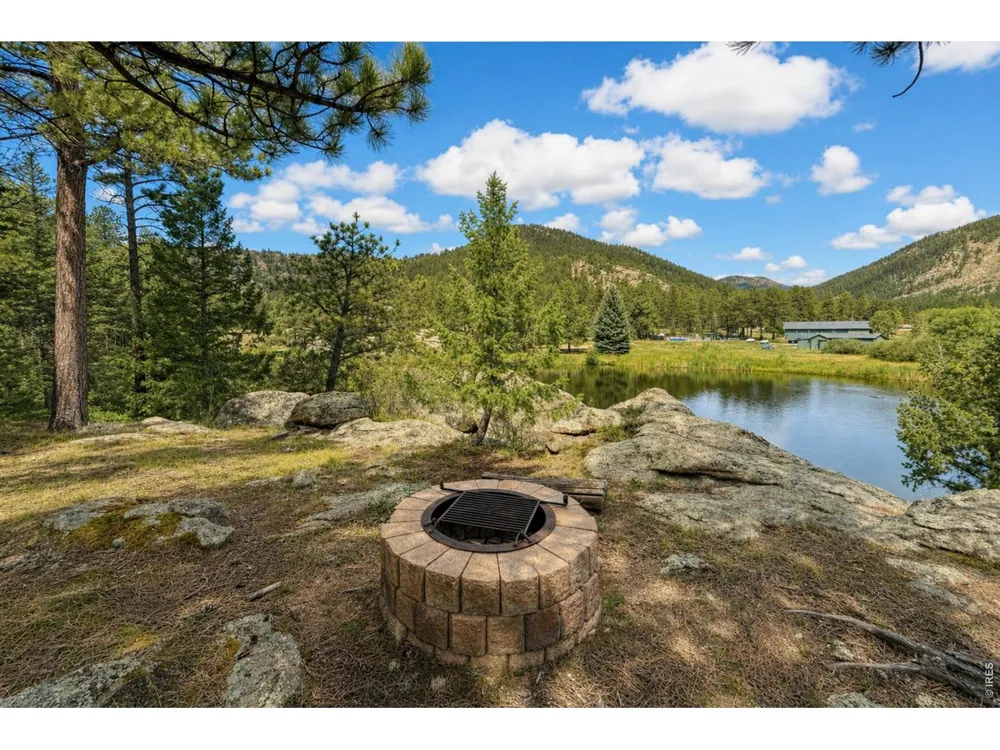 745 Hickory Drive Lyons, CO 80540