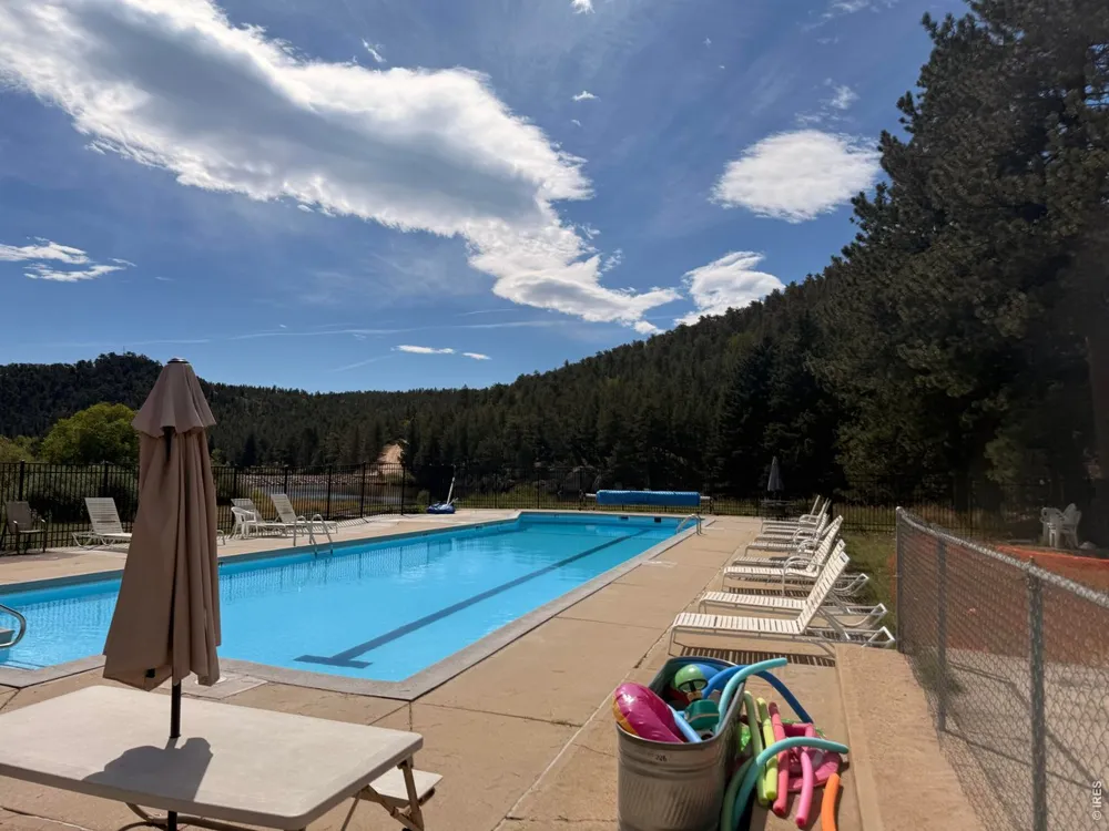 745 Hickory Drive Lyons, CO 80540