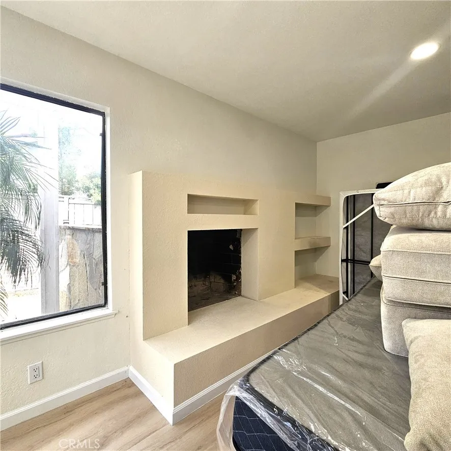 289 S Solomon Anaheim, CA 92807