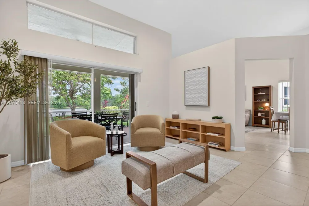 370 Carrington Dr Weston, FL 33326