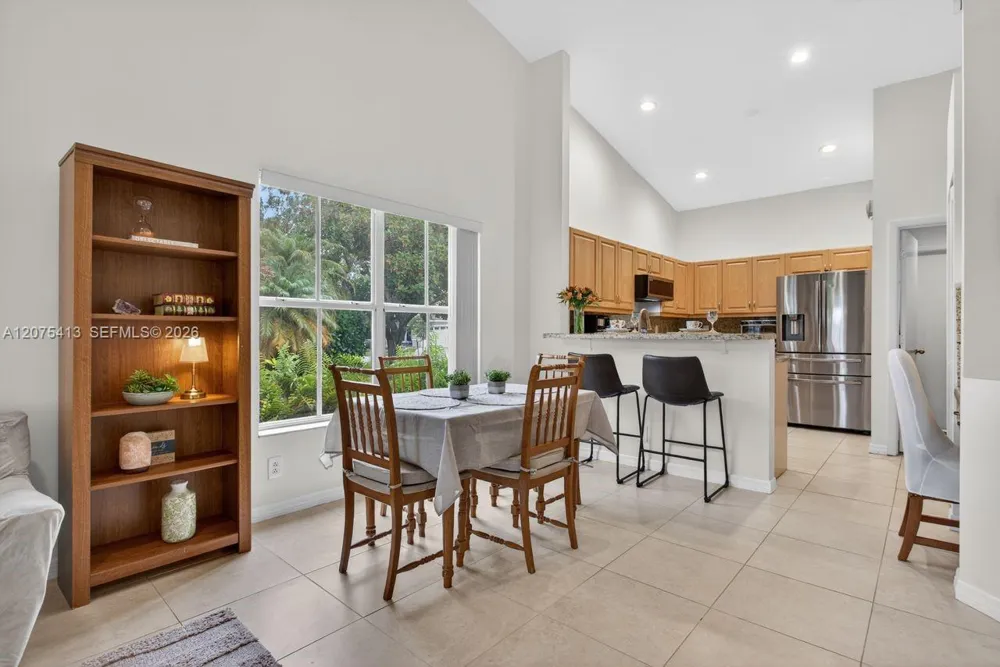 370 Carrington Dr Weston, FL 33326