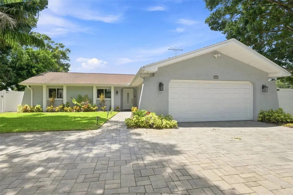 3276 FOX HILL DRIVE Clearwater, FL 33761