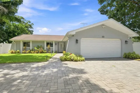 3276 FOX HILL DRIVE