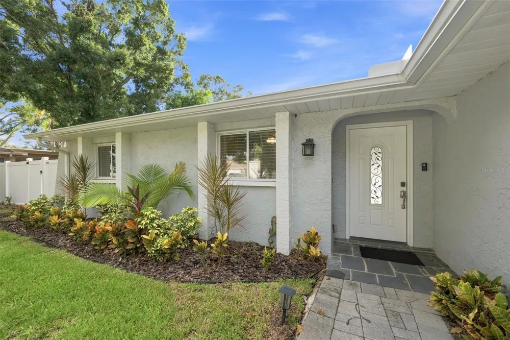 3276 FOX HILL DRIVE Clearwater, FL 33761
