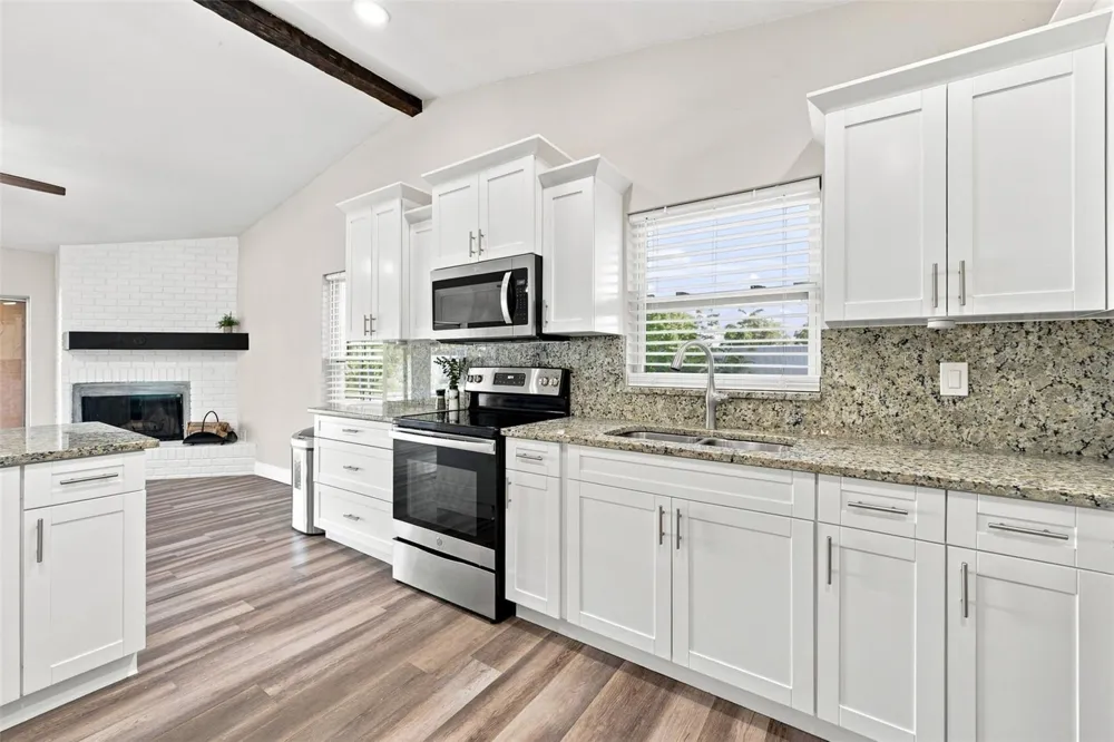 3276 FOX HILL DRIVE Clearwater, FL 33761
