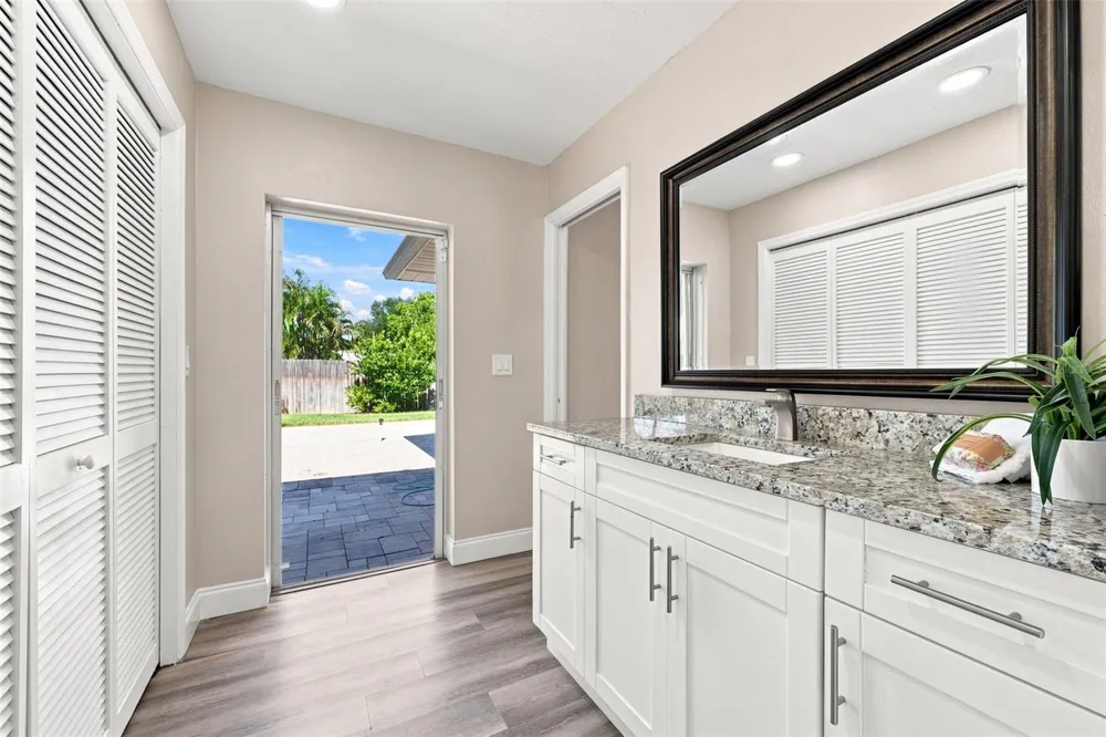 3276 FOX HILL DRIVE Clearwater, FL 33761