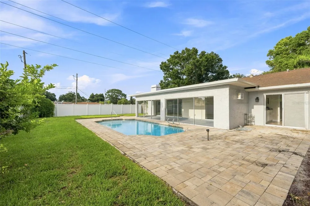 3276 FOX HILL DRIVE Clearwater, FL 33761