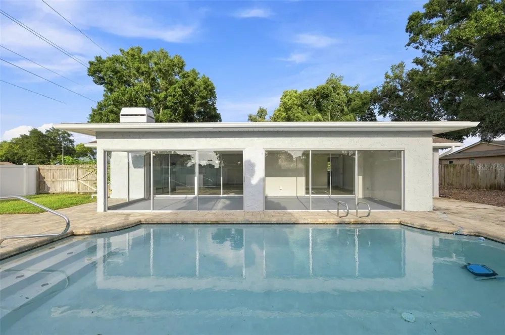 3276 FOX HILL DRIVE Clearwater, FL 33761