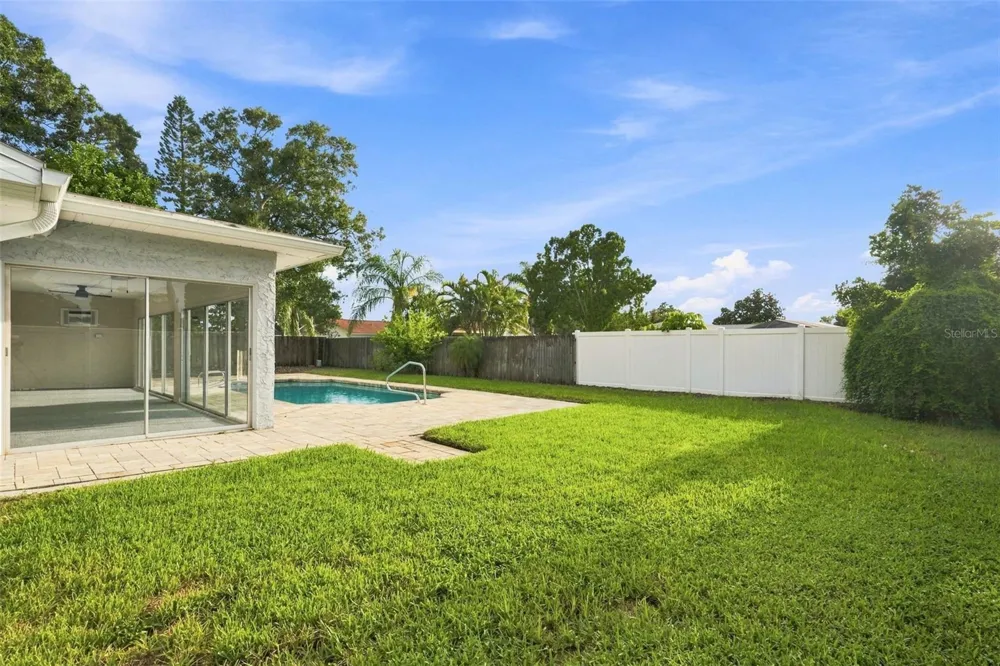 3276 FOX HILL DRIVE Clearwater, FL 33761