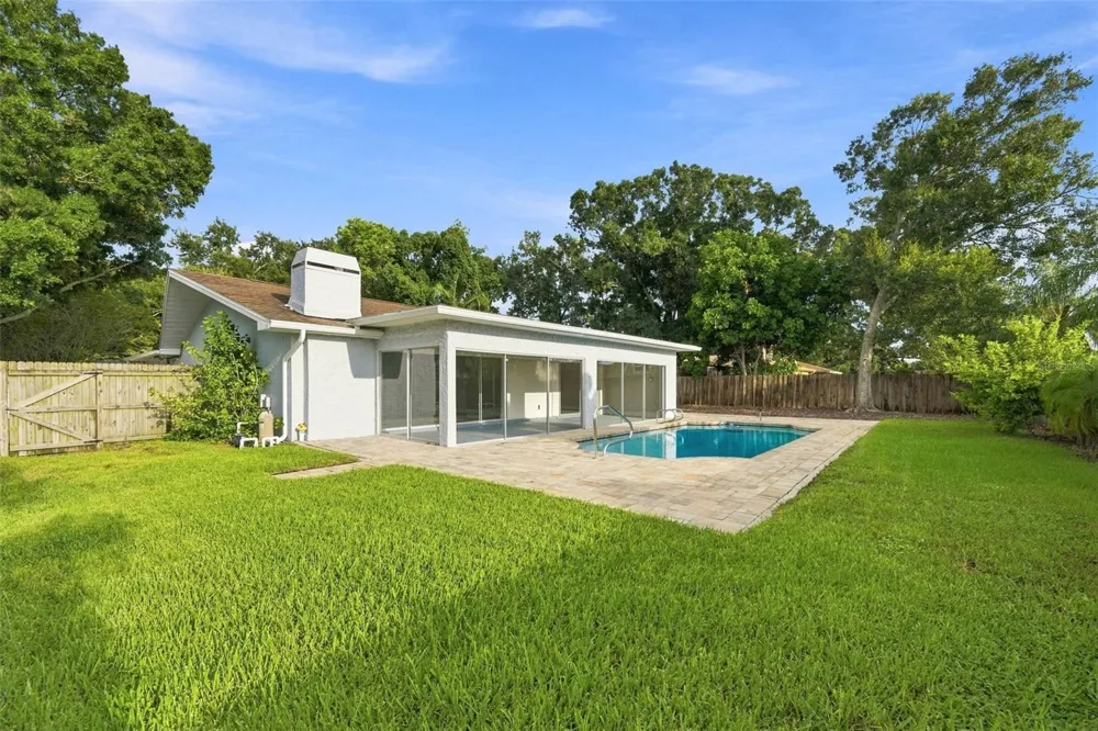 3276 FOX HILL DRIVE Clearwater, FL 33761