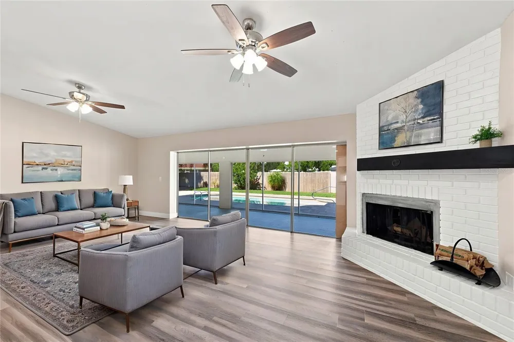 3276 FOX HILL DRIVE Clearwater, FL 33761