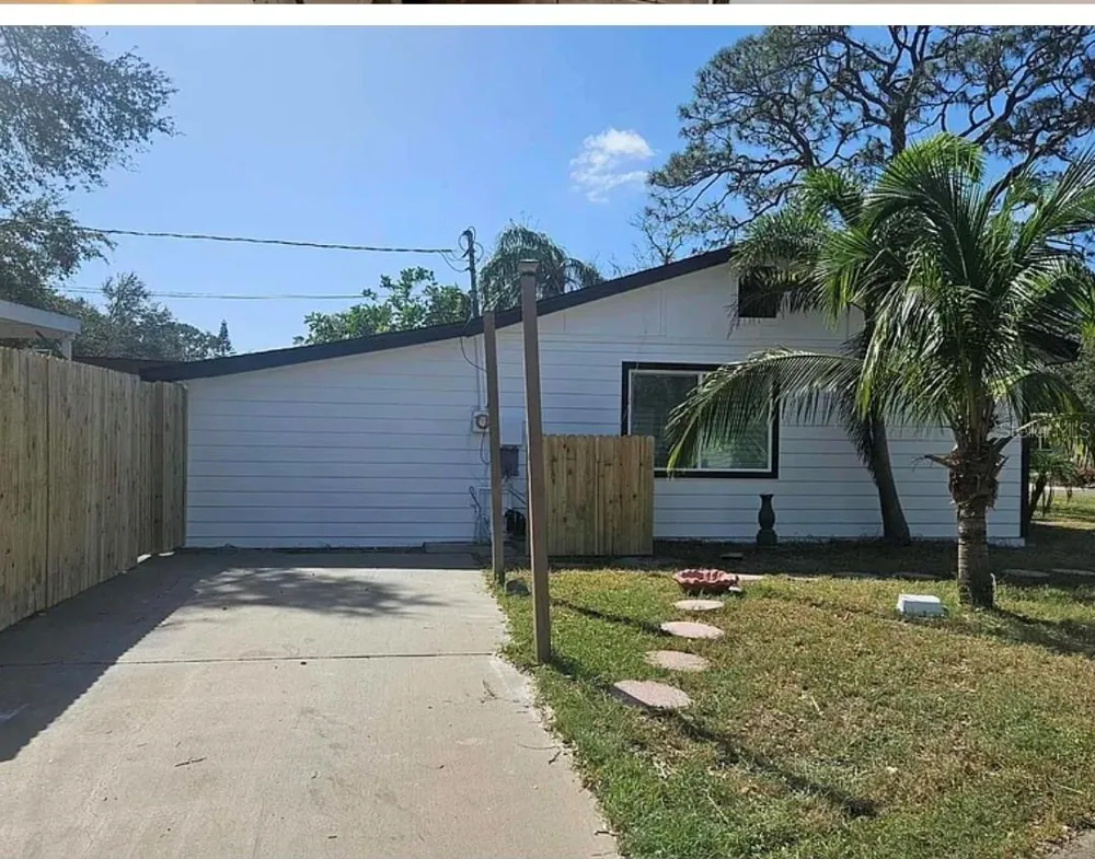 2735 BOCA CIEGA DRIVE St Petersburg, FL 33710