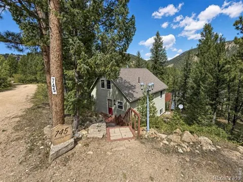 745 Hickory Drive