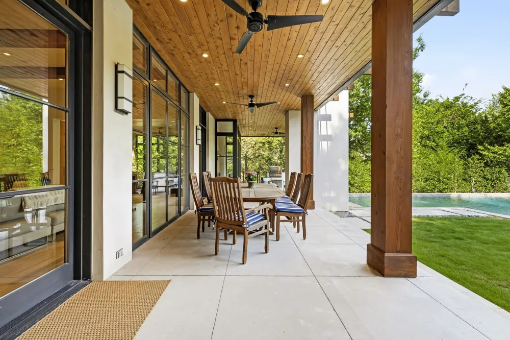 10852 Strait Lane Circle Dallas, TX 75229