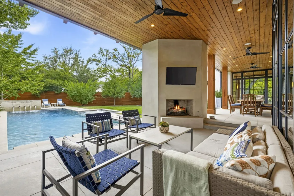 10852 Strait Lane Circle Dallas, TX 75229