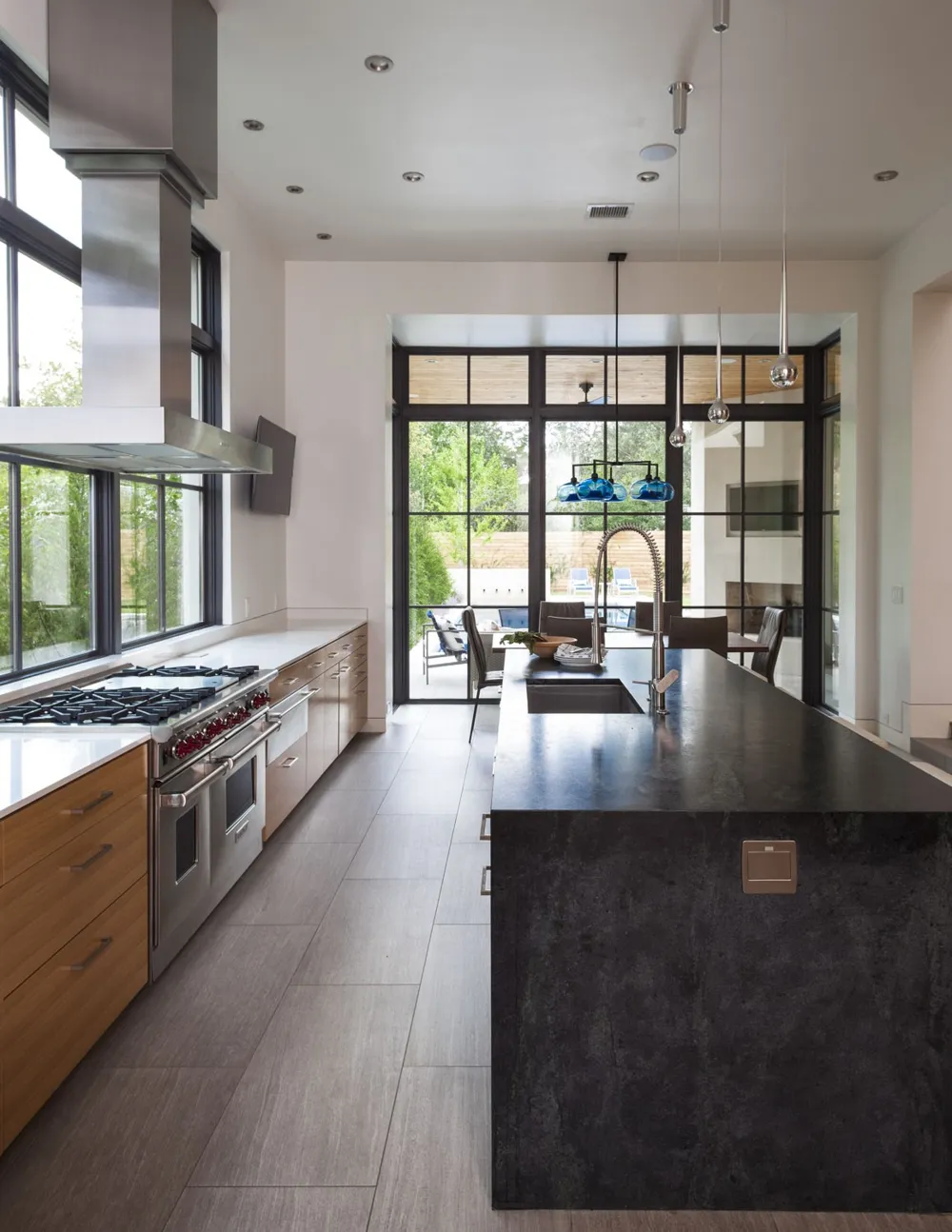 10852 Strait Lane Circle Dallas, TX 75229