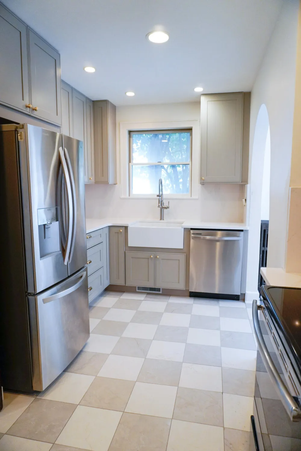 940 Lakeside Drive SE East Grand Rapids, MI 49506
