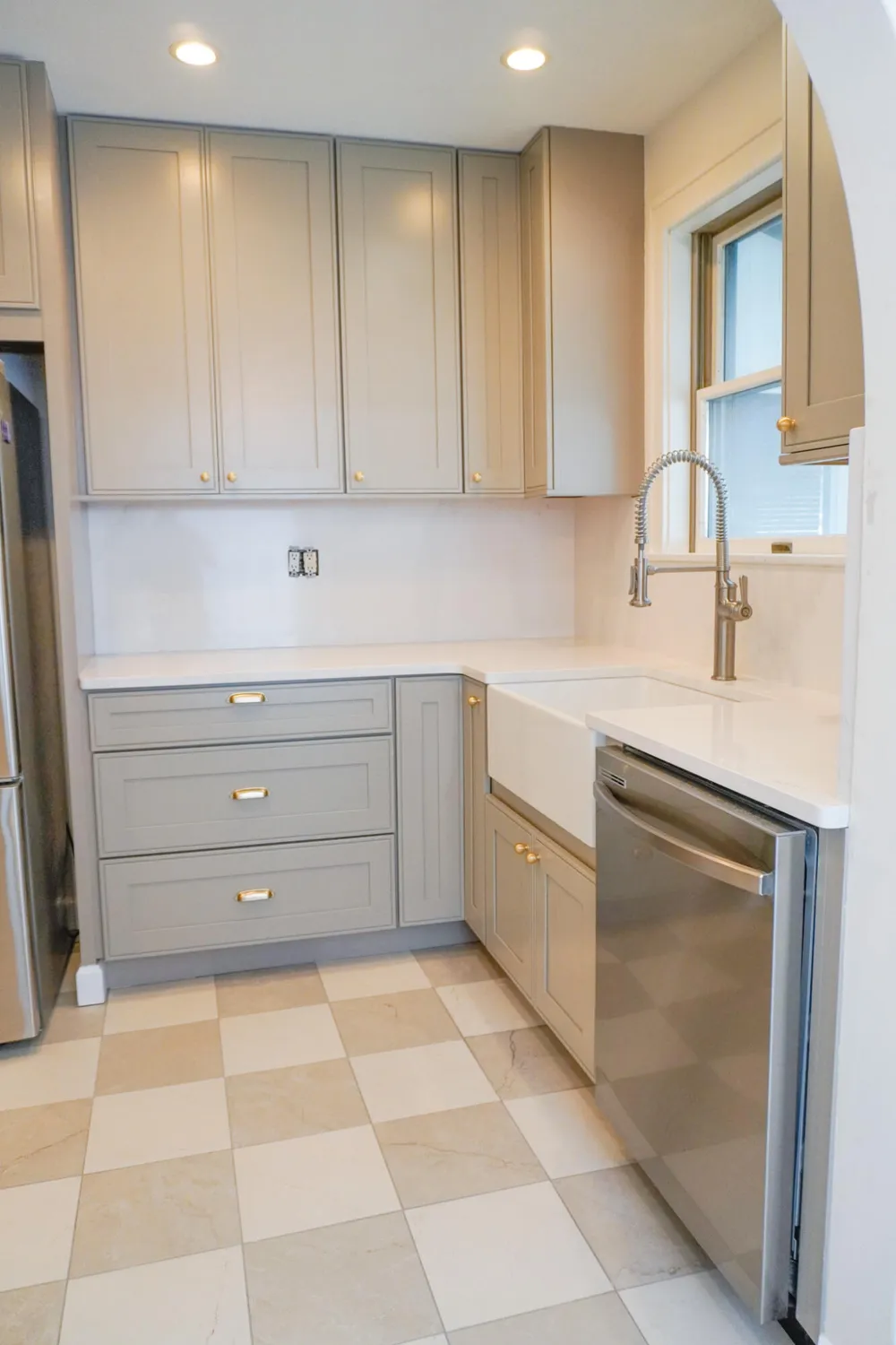 940 Lakeside Drive SE East Grand Rapids, MI 49506