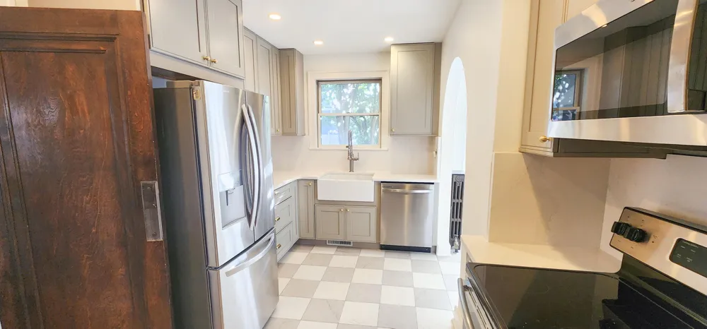 940 Lakeside Drive SE East Grand Rapids, MI 49506