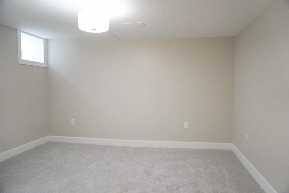 940 Lakeside Drive SE East Grand Rapids, MI 49506