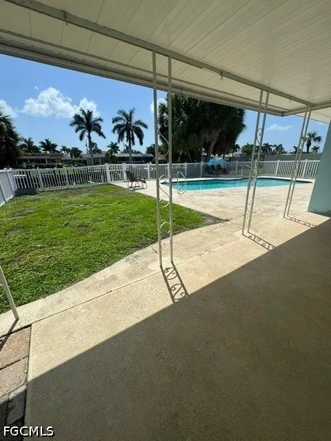 Cocoa Court Cape Coral, FL 33904