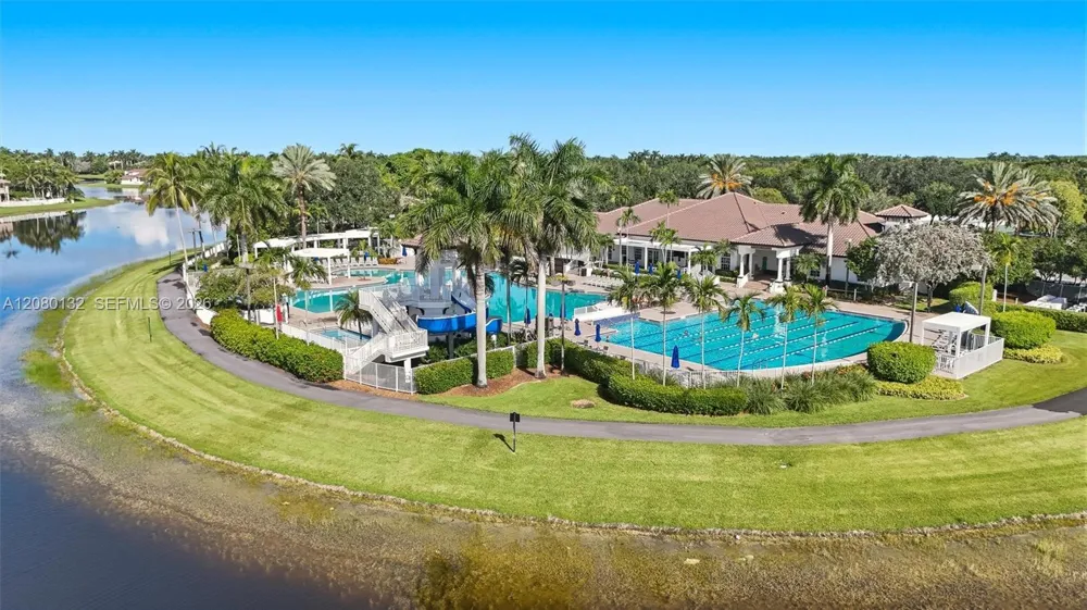 1508 Winterberry Ln Weston, FL 33327