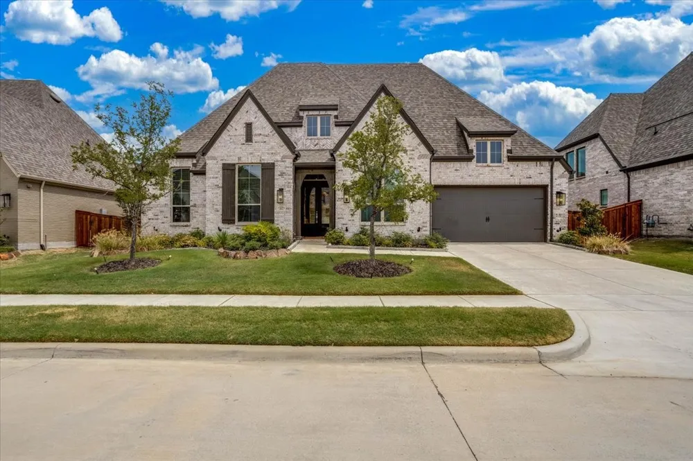 4112 Buffalo Clover Drive Aubrey, TX 76227