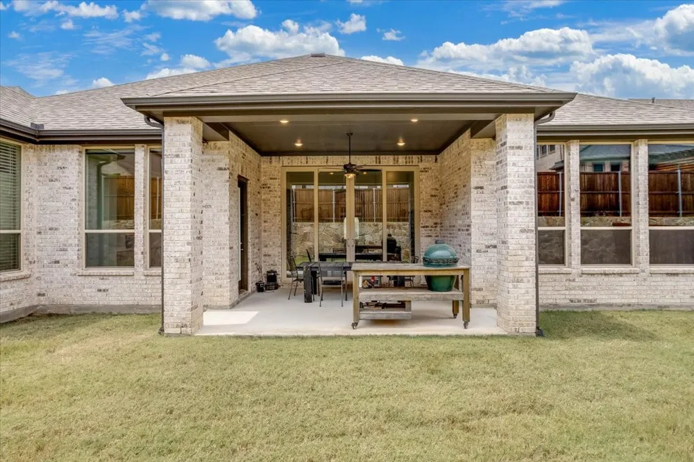 4112 Buffalo Clover Drive Aubrey, TX 76227