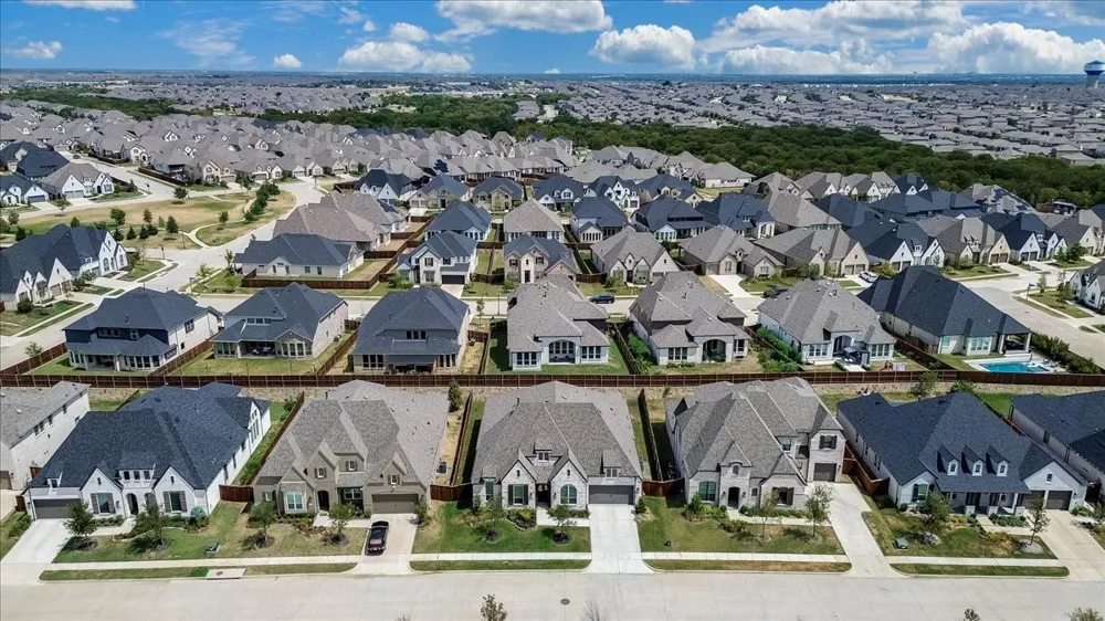 4112 Buffalo Clover Drive Aubrey, TX 76227
