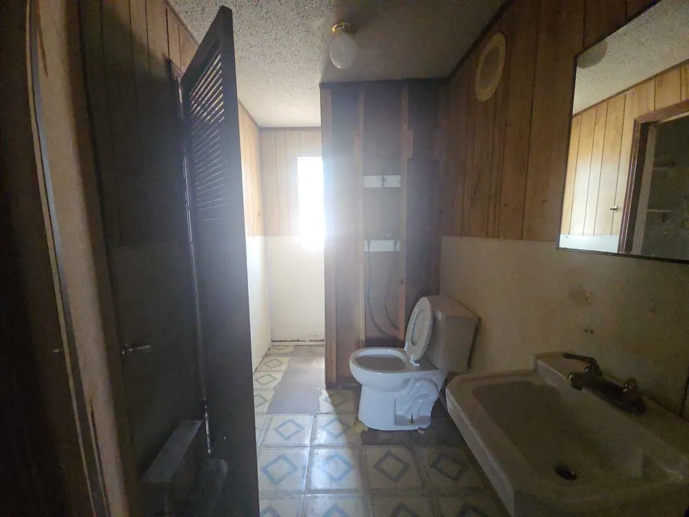 307 E Weaver Avenue Alvarado, TX 76009